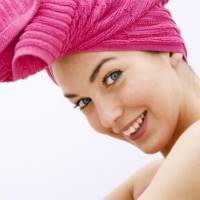 Чем сушить волосы? Эпическая битва фена против полотенца